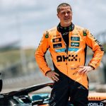 Brad Pitt conduce un McLaren en Austin: Emoción en la Fórmula 1