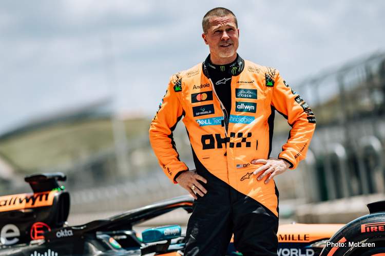 Brad Pitt conduce un McLaren en Austin: Emoción en la Fórmula 1